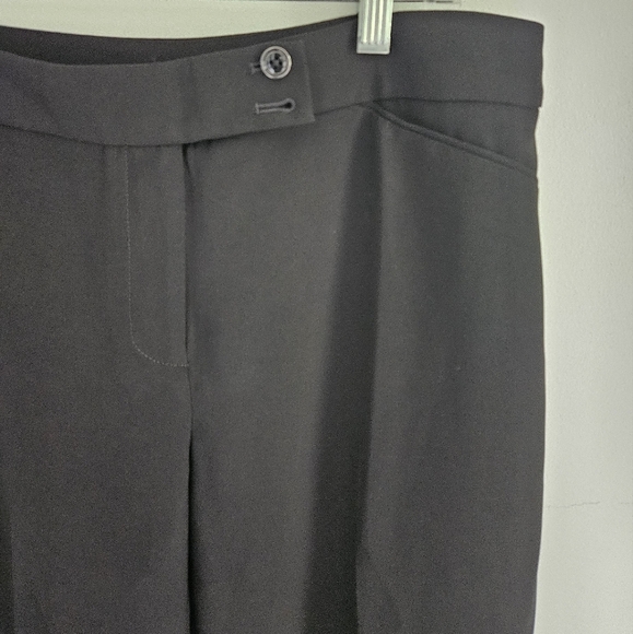 WHBM crop flare contour black pants - Picture 4 of 4